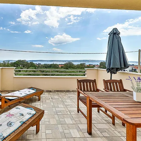 Appartamento In Kastel Luksic With Wifi